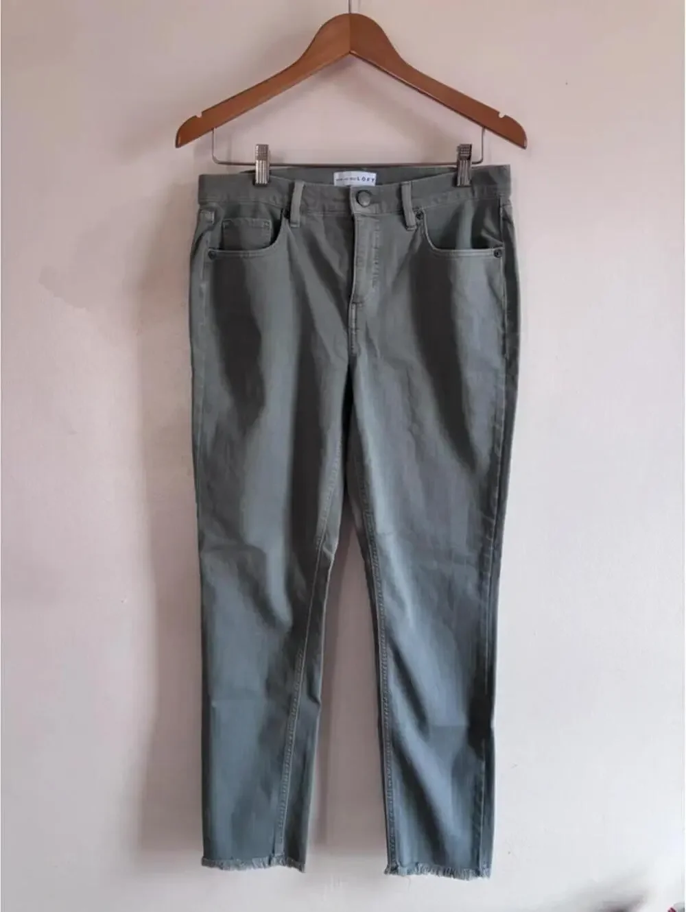 LOFT Modern Skinny Crop in Pale Sage/Grey‎ size 6